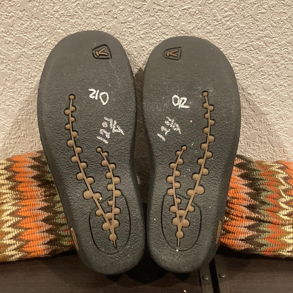 Keen fall color boots size 6.5 EU 37 - Picture 8 of 10